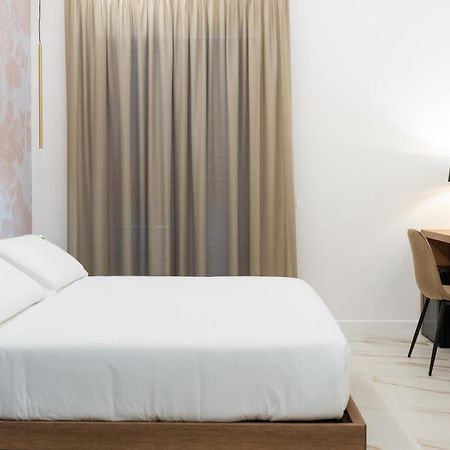 Hotel Diana Помпей Екстериор снимка