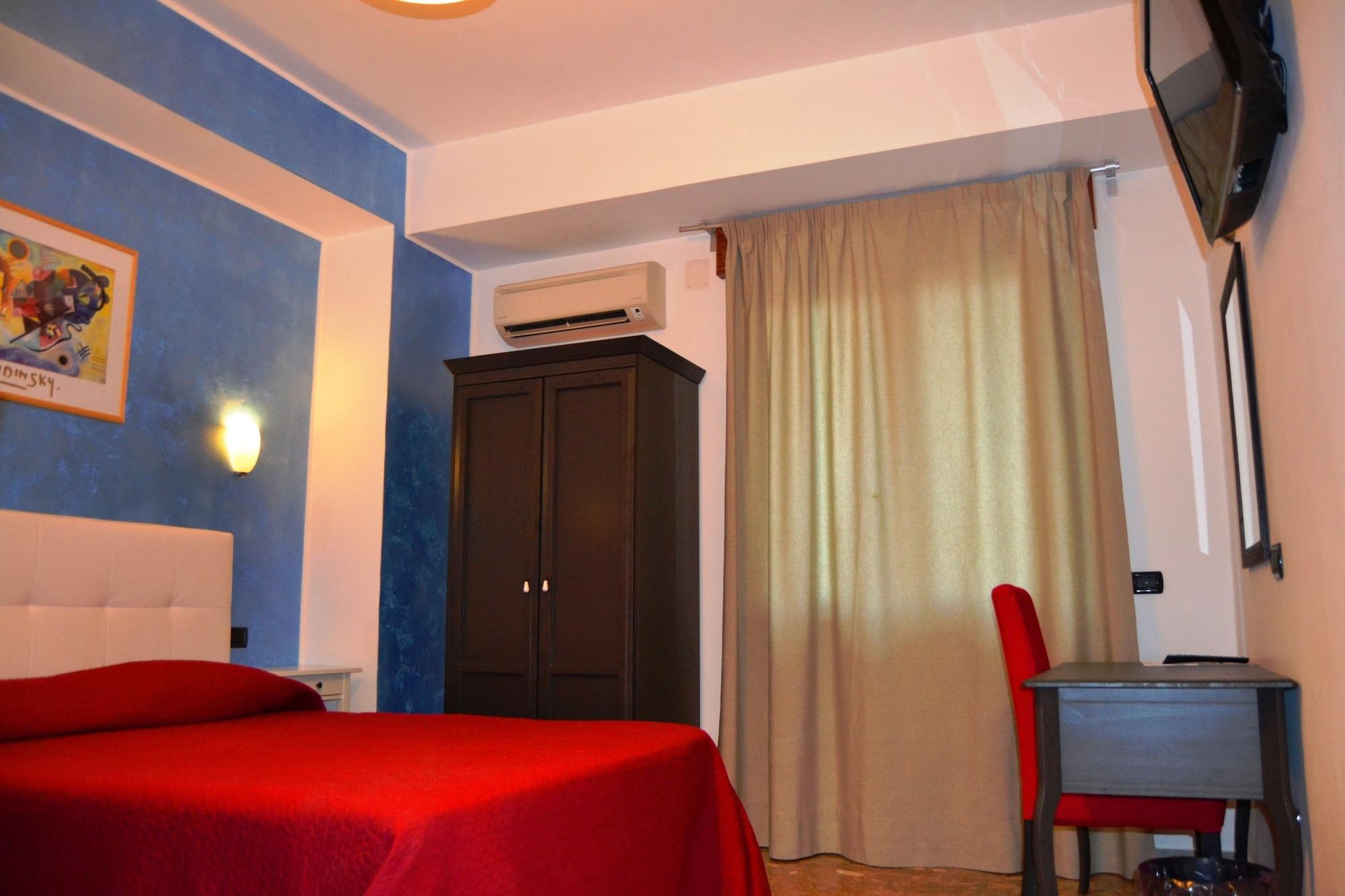 Hotel Diana Помпей Екстериор снимка