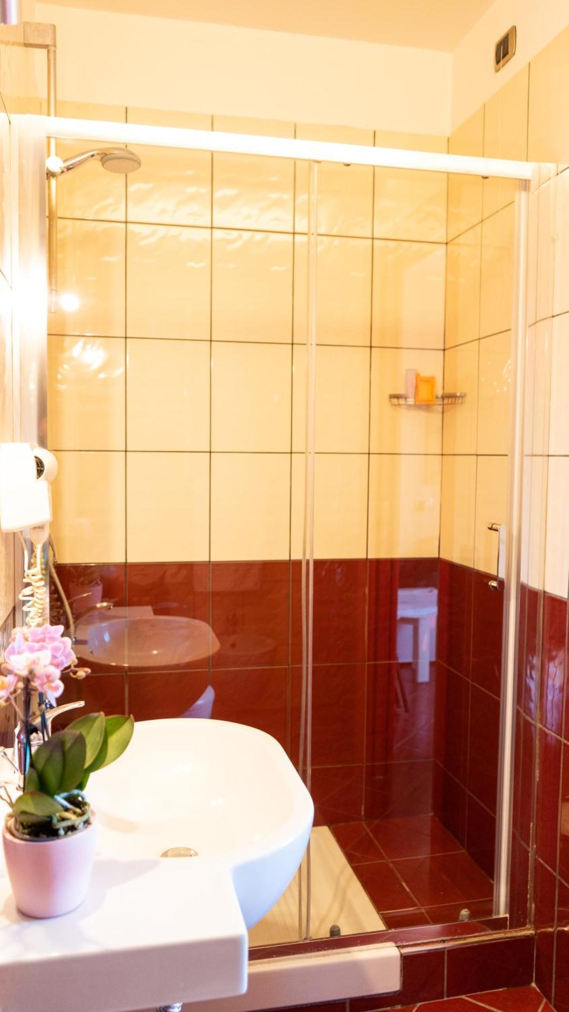 Hotel Diana Помпей Екстериор снимка