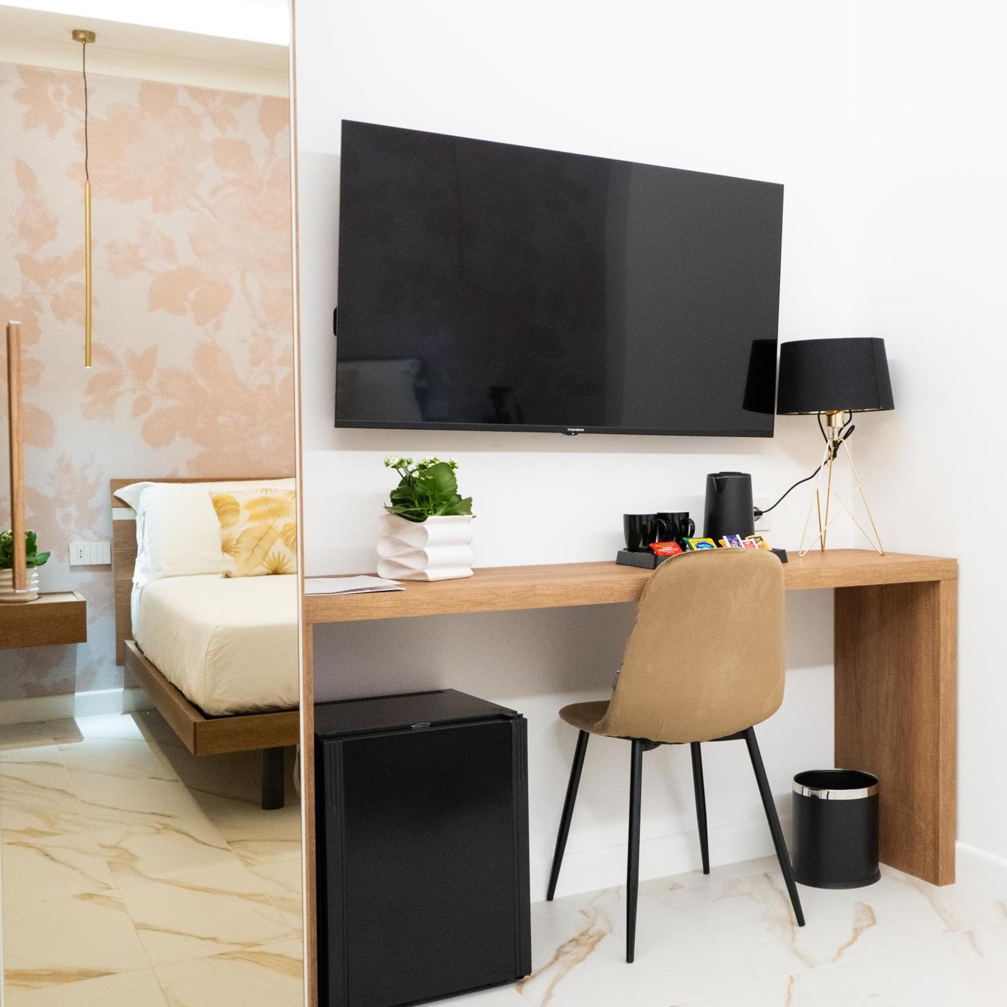 Hotel Diana Помпей Екстериор снимка