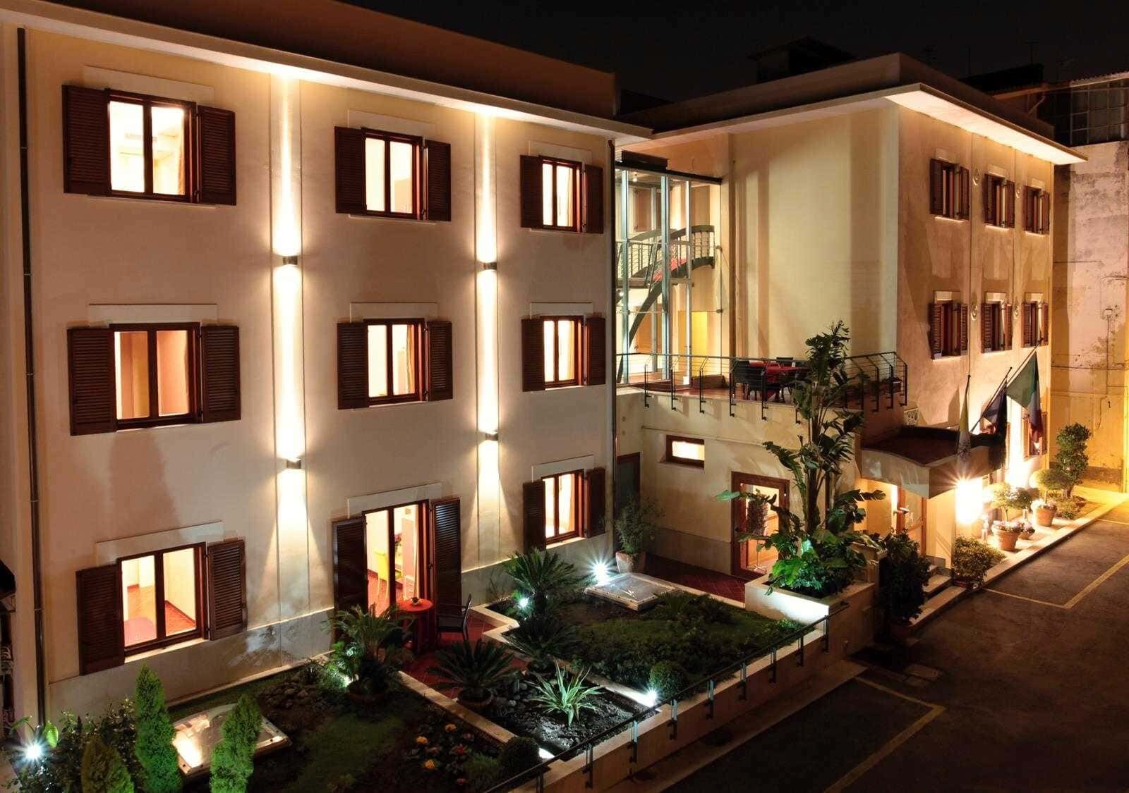 Hotel Diana Помпей Екстериор снимка